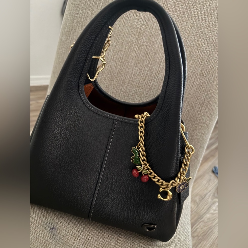 Coach purse w chain !
